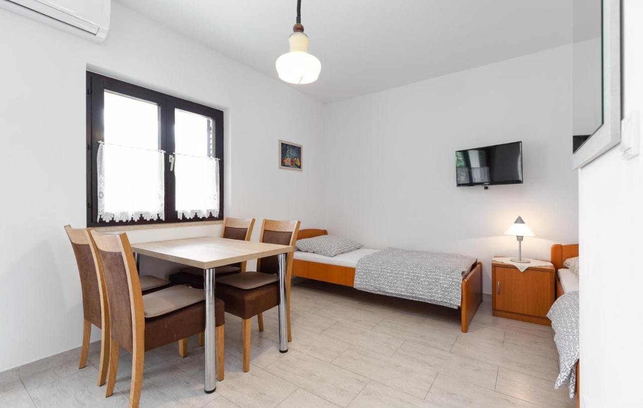 Mirko Apartment Porec Exterior photo
