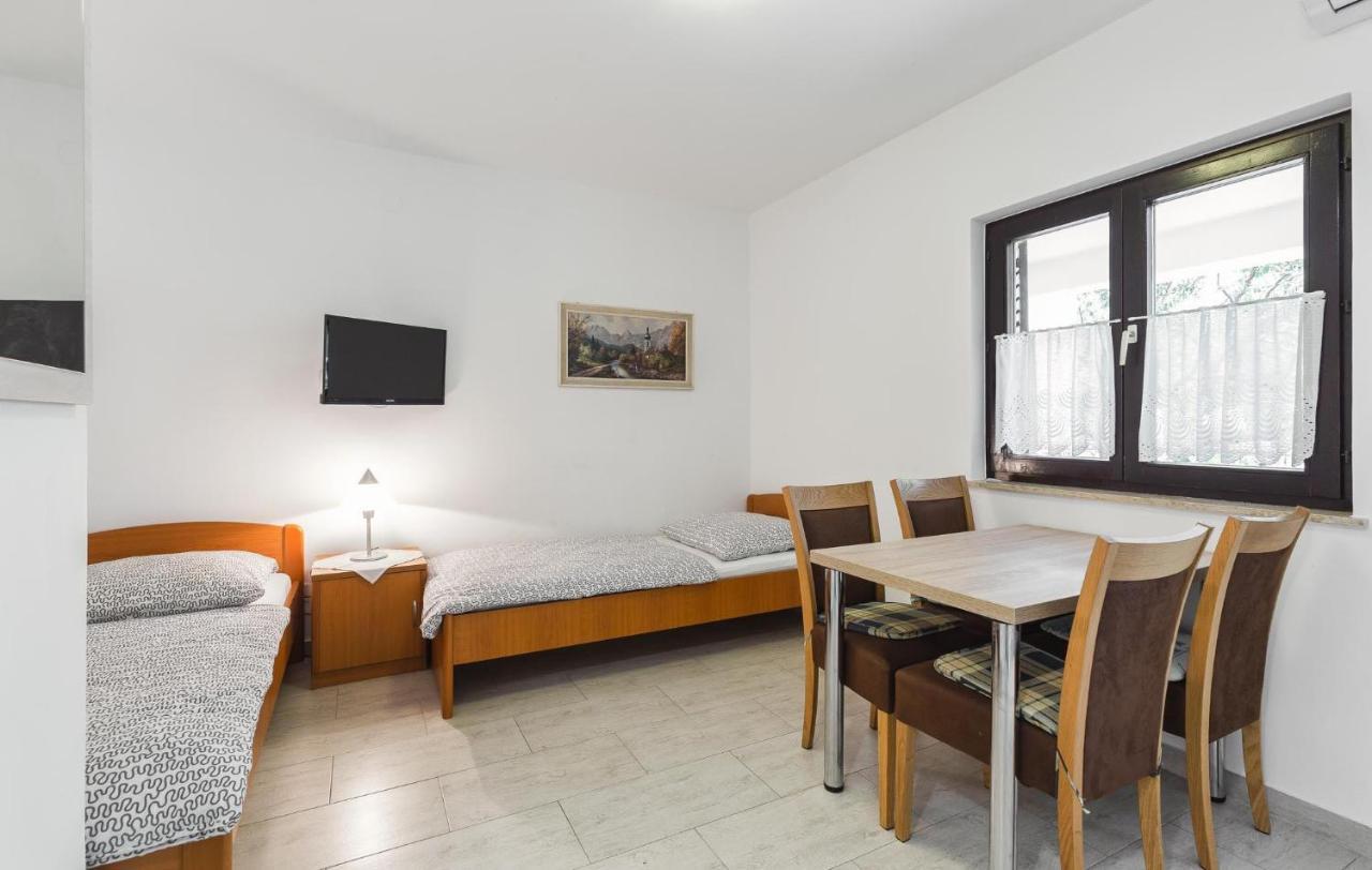 Mirko Apartment Porec Exterior photo